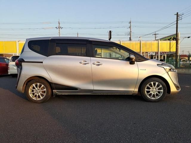 TOYOTA SIENTA HYBRID 2019 Image 31