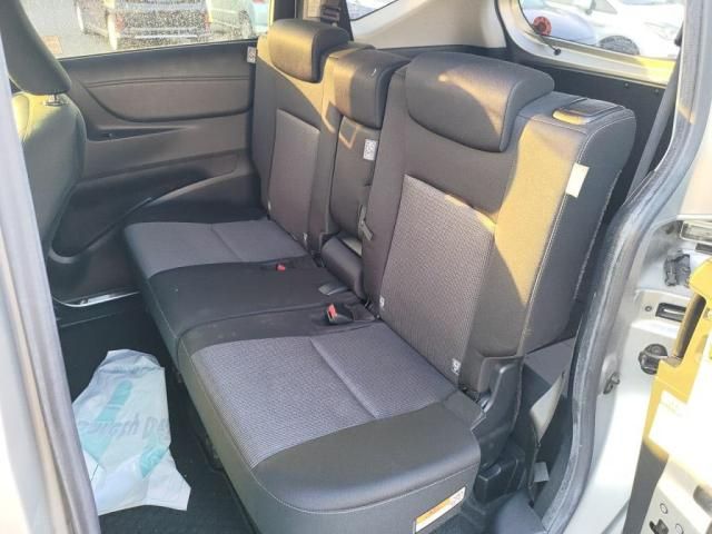 TOYOTA SIENTA HYBRID 2019 Image 31