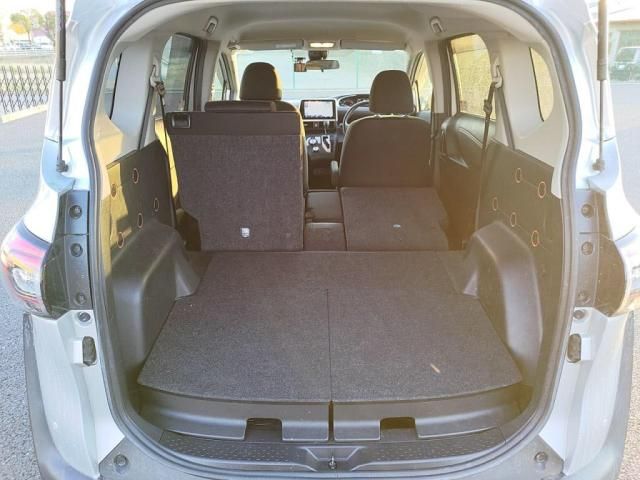 TOYOTA SIENTA HYBRID 2019 Image 31