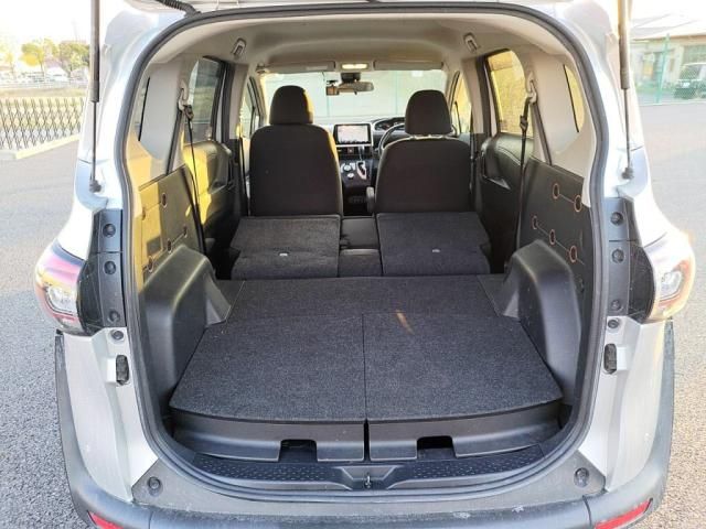 TOYOTA SIENTA HYBRID 2019 Image 31