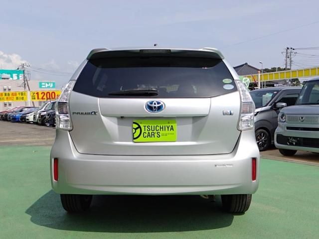 TOYOTA PRIUS ALPHA 2013 Image 31