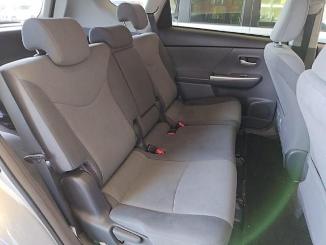 TOYOTA PRIUS ALPHA 2013 Image 31