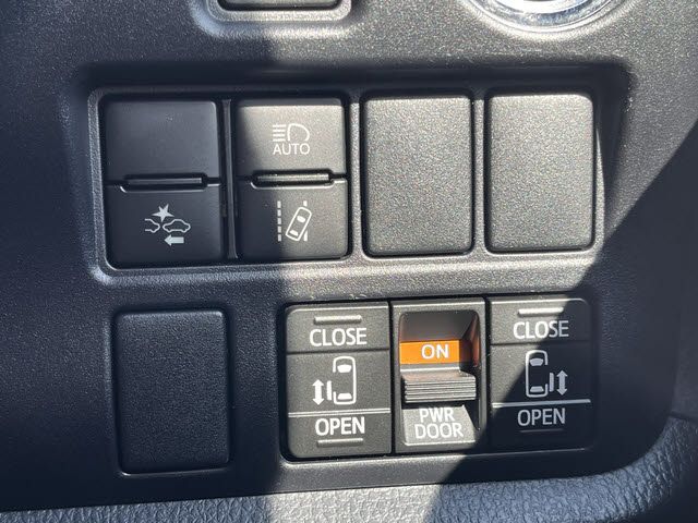 TOYOTA NOAH 2020 Image 31