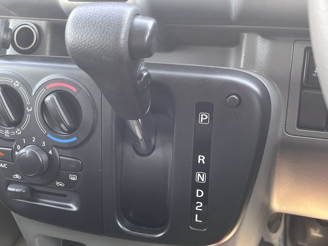 NISSAN NV100 CLIPPER 2018 Image 31