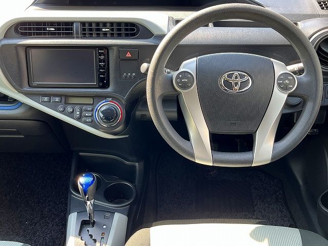 TOYOTA AQUA 2014 Image 31