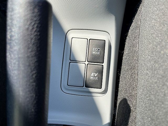 TOYOTA AQUA 2014 Image 31