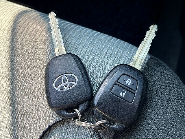 TOYOTA AQUA 2014 Image 31