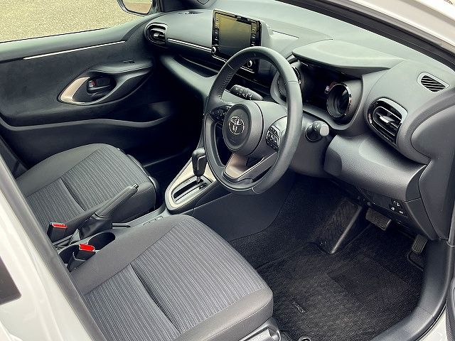 TOYOTA YARIS HYBRID 2022 Image 31