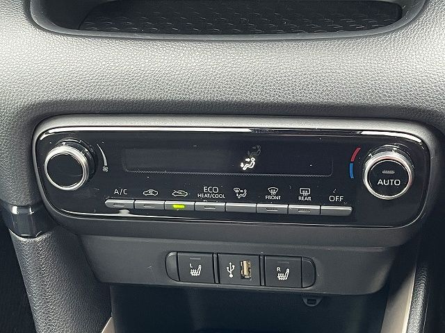 TOYOTA YARIS HYBRID 2022 Image 31