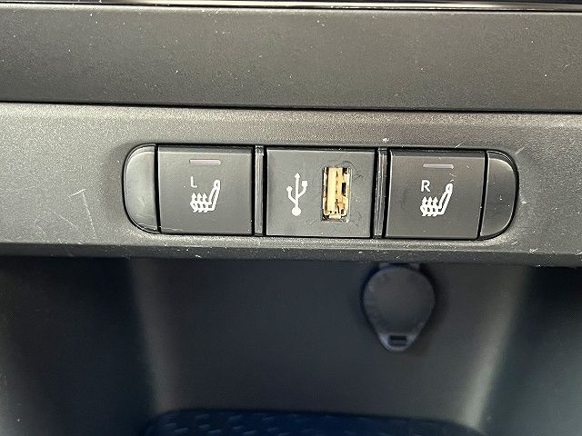 TOYOTA YARIS HYBRID 2022 Image 31