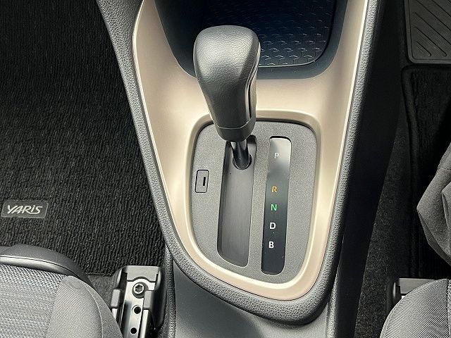 TOYOTA YARIS HYBRID 2022 Image 31