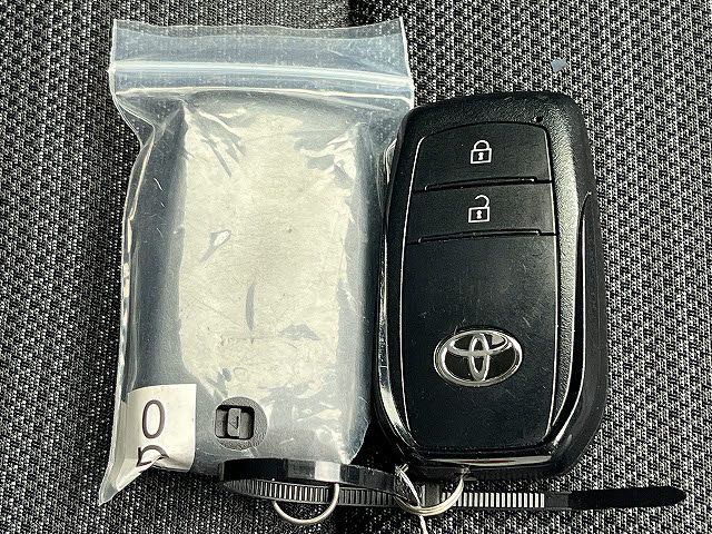 TOYOTA YARIS HYBRID 2022 Image 31