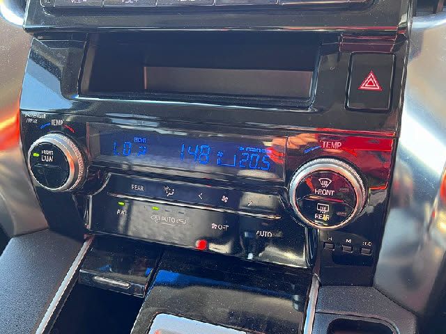 TOYOTA ALPHARD 2015 Image 31