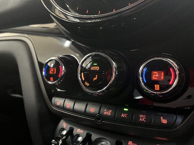 BMW MINI COOPER D CROSSO 2022 Image 31