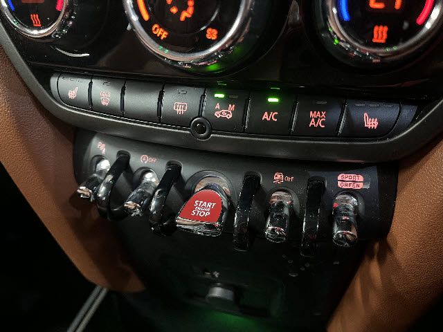 BMW MINI COOPER D CROSSO 2023 Image 31