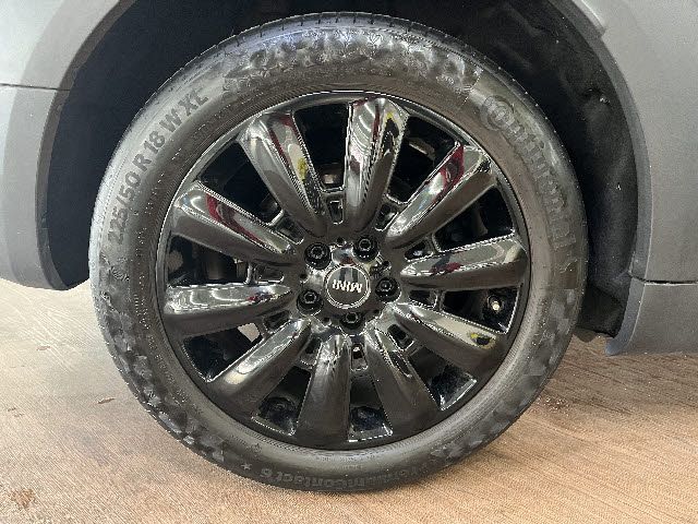 BMW MINI COOPER D CROSSO 2023 Image 31