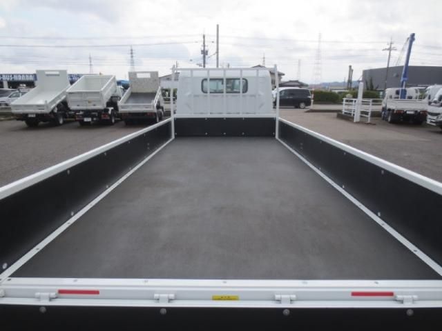 MITSUBISHI CANTER 2025 Image 31