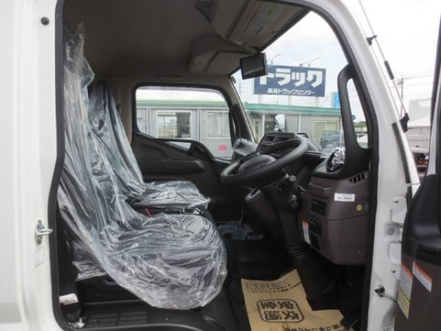 MITSUBISHI CANTER 2025 Image 31