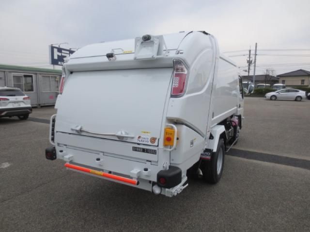 MITSUBISHI CANTER 2025 Image 31