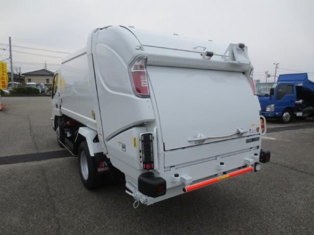 MITSUBISHI CANTER 2025 Image 31