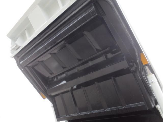 MITSUBISHI CANTER 2025 Image 31