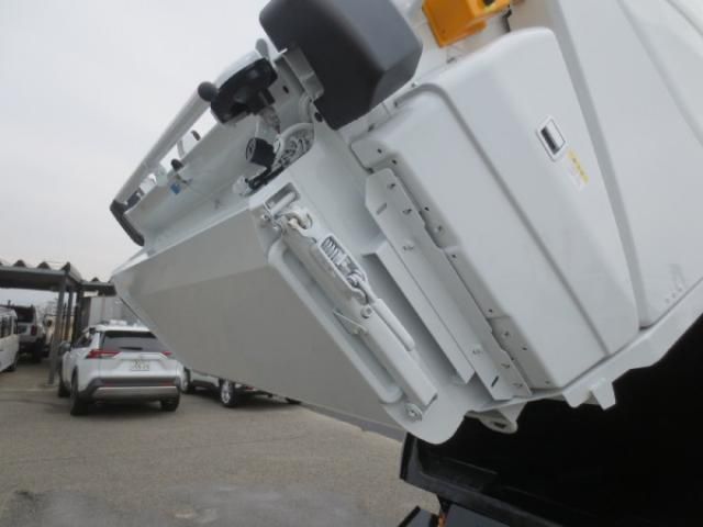 MITSUBISHI CANTER 2025 Image 31