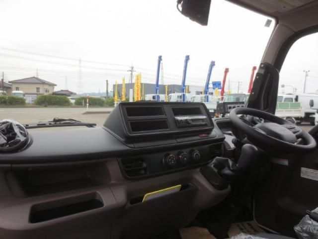 MITSUBISHI CANTER 2025 Image 31