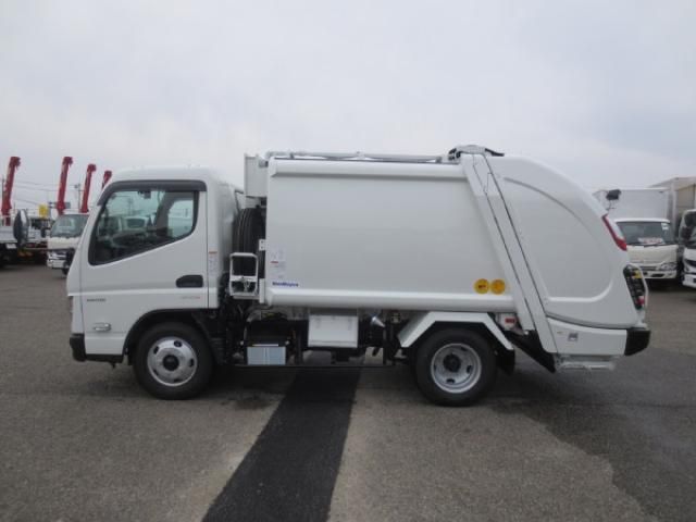 MITSUBISHI CANTER 2025 Image 31