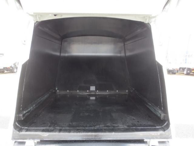 MITSUBISHI CANTER 2025 Image 31