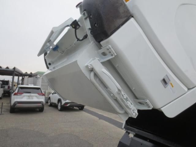 MITSUBISHI CANTER 2025 Image 31