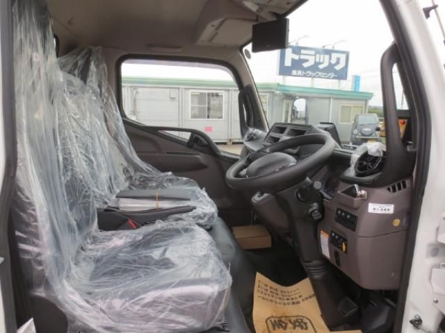 MITSUBISHI CANTER 2025 Image 31