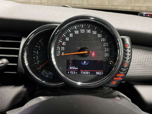 BMW MINI COOPER 5DOO 2015 Image 31