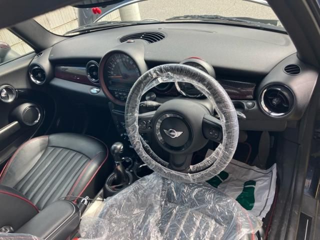 BMW MINI COOPER CLUB 2011 Image 31