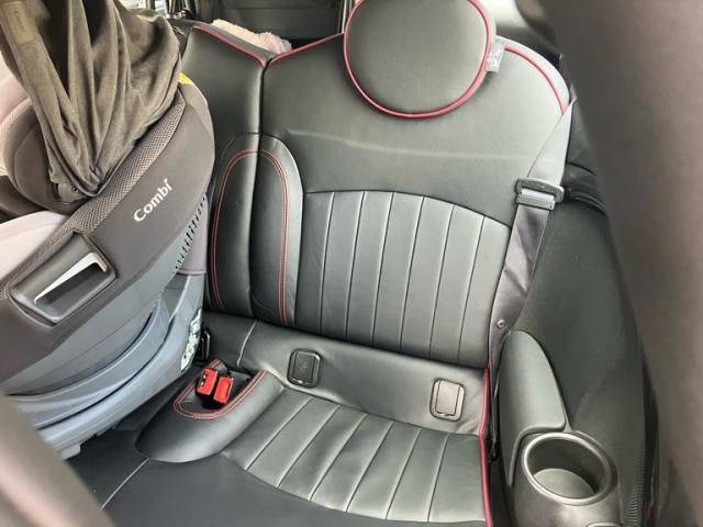 BMW MINI COOPER CLUB 2011 Image 31