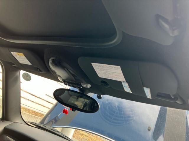 BMW MINI COOPER CLUB 2011 Image 31