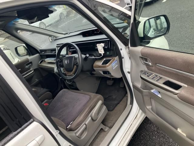 HONDA STEPWAGON 2015 Image 31