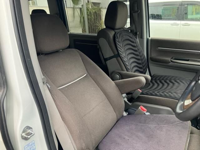 HONDA STEPWAGON 2015 Image 31