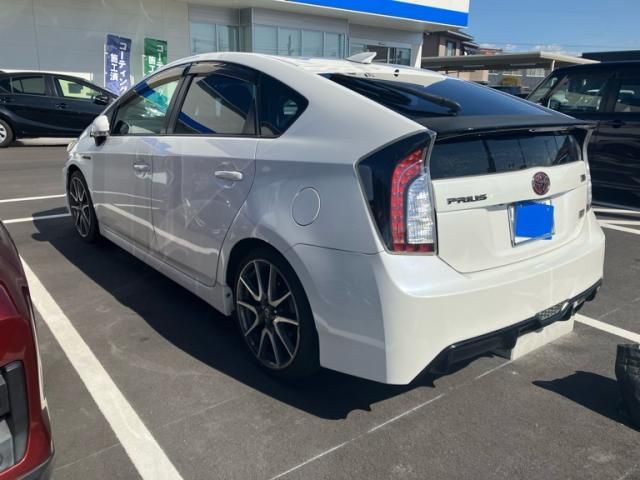 TOYOTA PRIUS 2012 Image 31