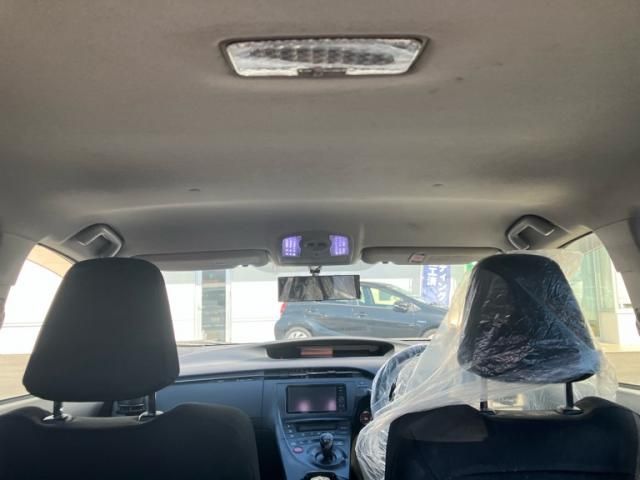 TOYOTA PRIUS 2012 Image 31