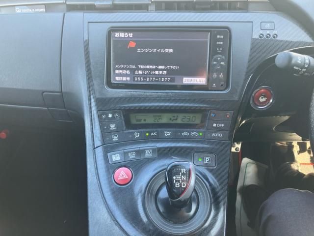 TOYOTA PRIUS 2012 Image 31