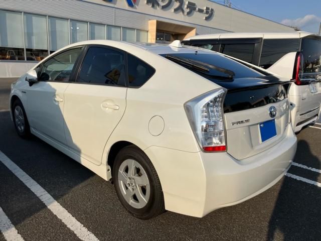 TOYOTA PRIUS 2010 Image 31