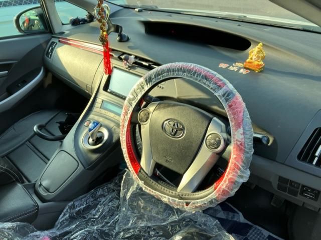 TOYOTA PRIUS 2010 Image 31