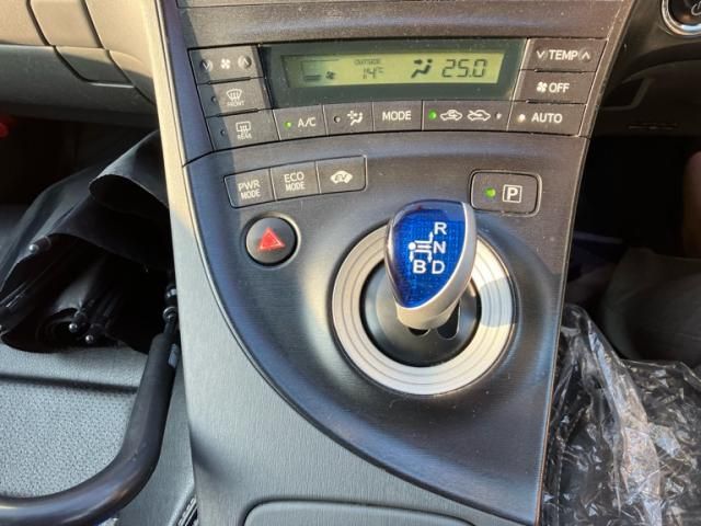 TOYOTA PRIUS 2010 Image 31