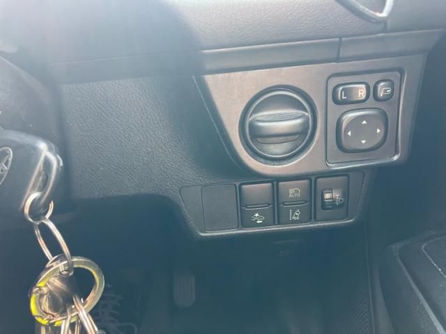 TOYOTA COROLLA FIELDER 2017 Image 31