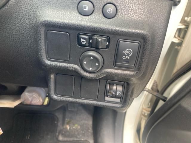 NISSAN NOTE 2013 Image 31