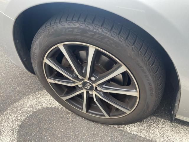 VOLVO S60 2018 Image 31