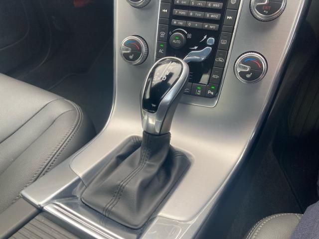 VOLVO S60 2018 Image 31