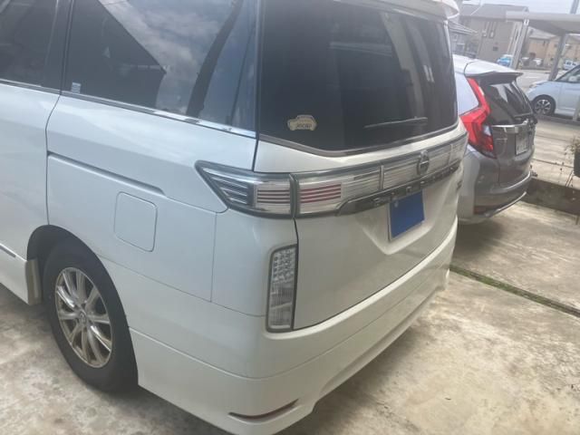 NISSAN ELGRAND 2014 Image 31