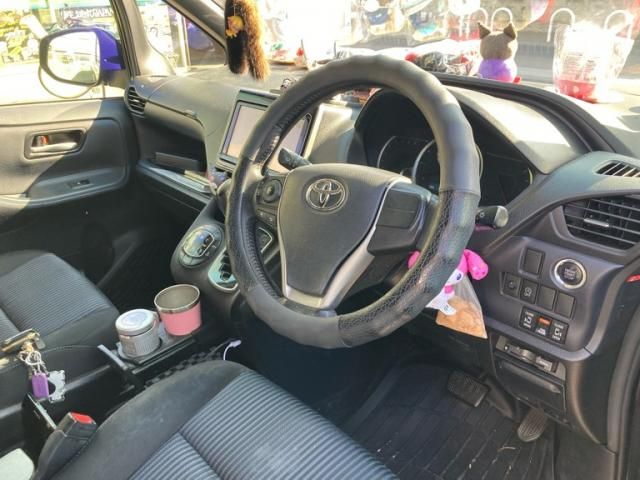 TOYOTA NOAH 2014 Image 31