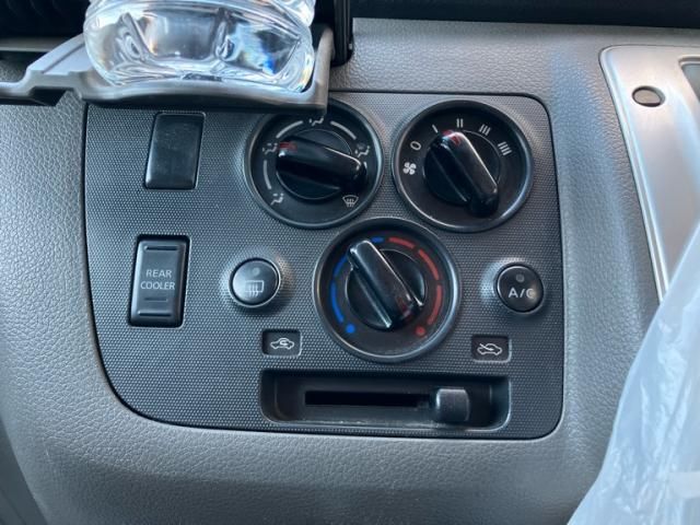 NISSAN CARAVAN VAN 2WD 2012 Image 31